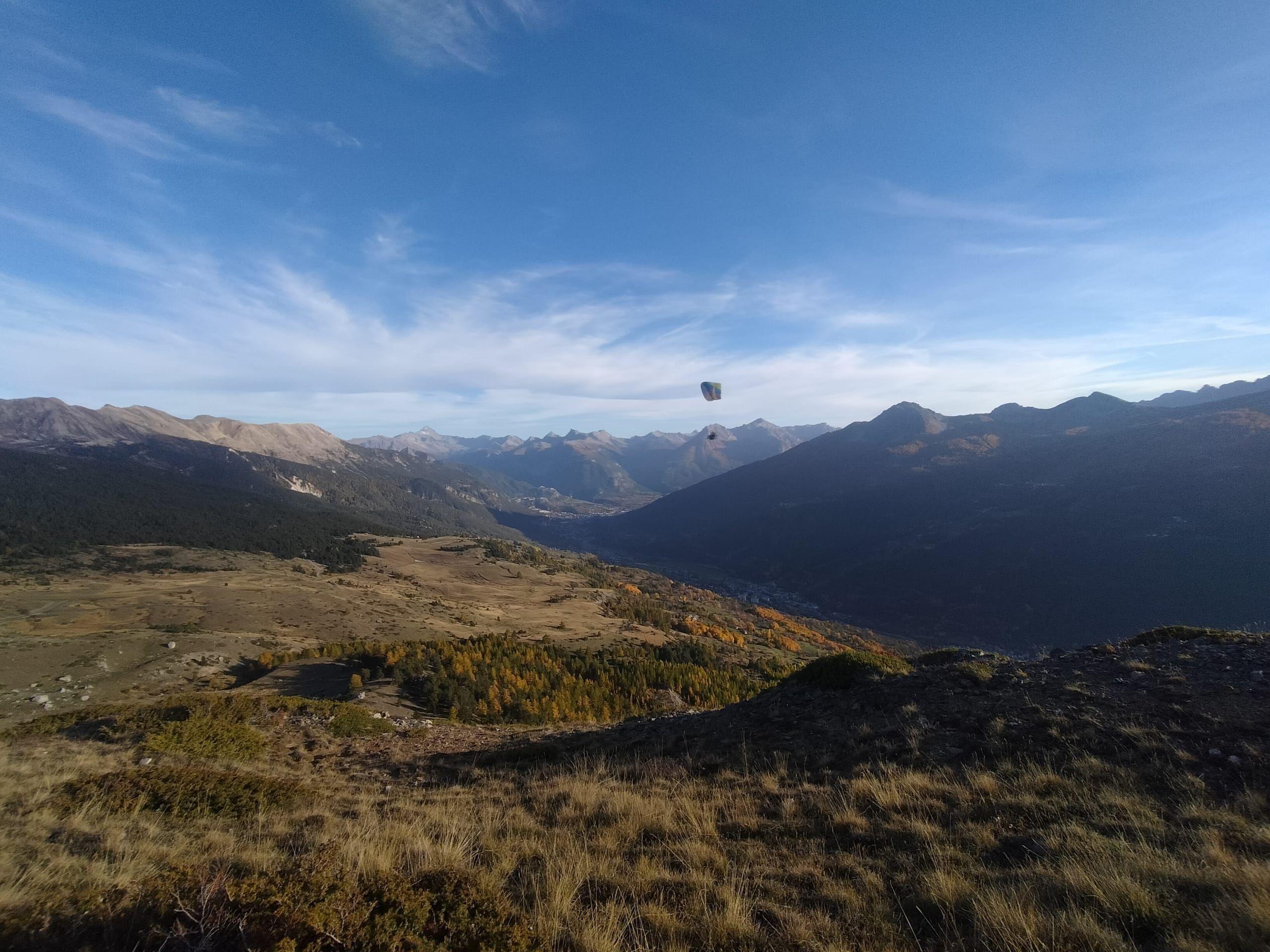 Vol en parapente au dessus de la Valée de Serre Chevalier Briançon